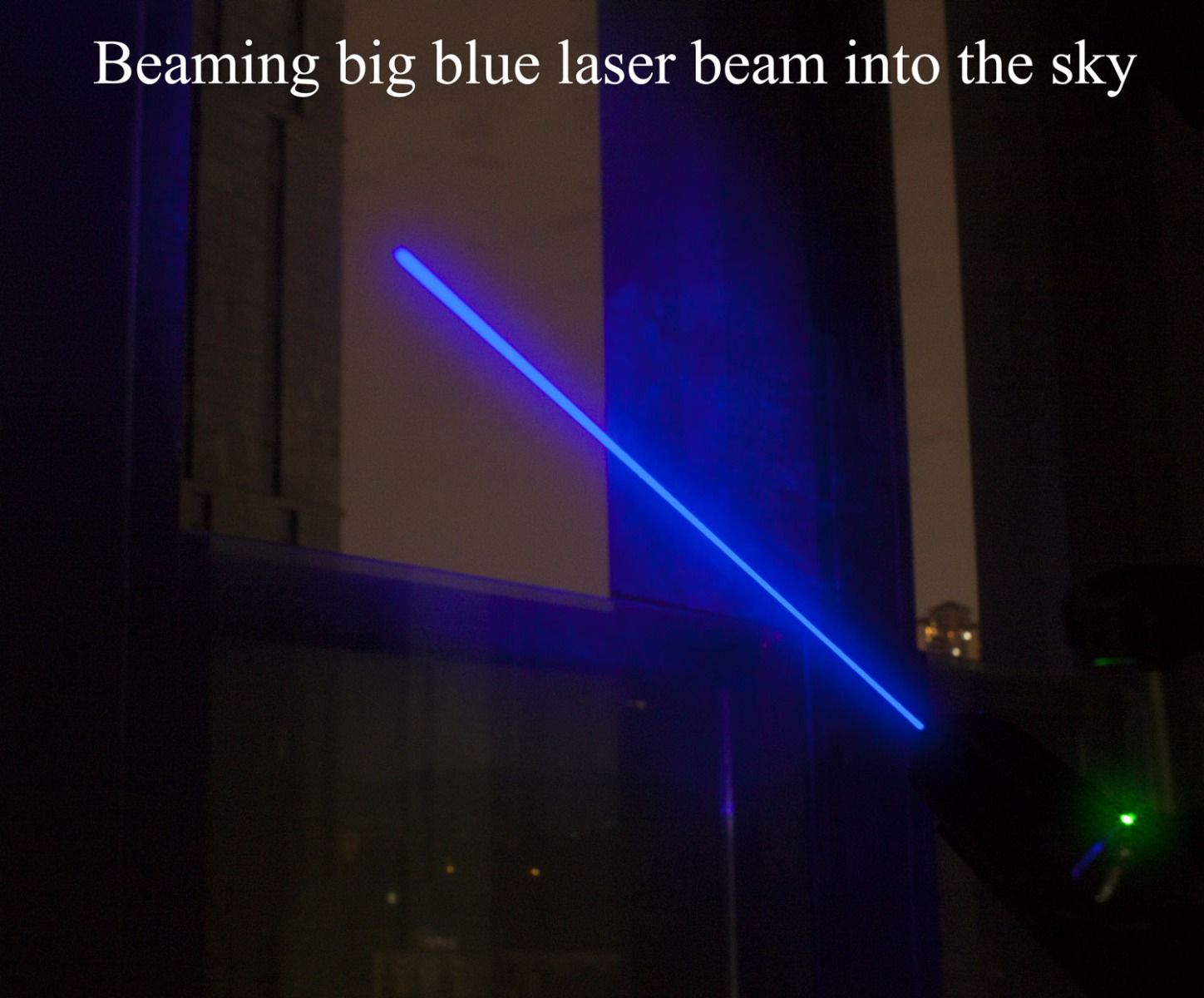 1000mW 450nm Blue High Power Burning Laser Pointer - Flashlight Style -  B960 - Cool Laser Pointers