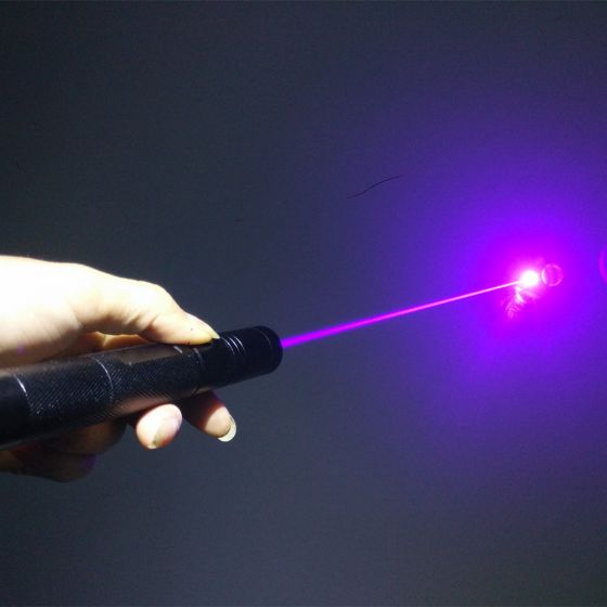 This is a 100mW Violet Laser Pointer with safety lock.